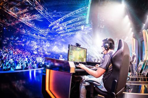 A sportolók új generációja e-sportoló